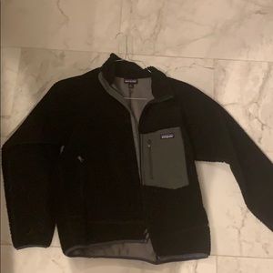 Men’s black and gray Patagonia zip up